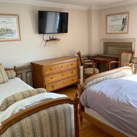 Mado Hotell
