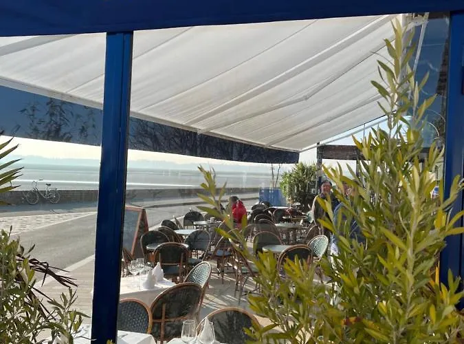 Hotel Hôtel&restaurant Mado 3*